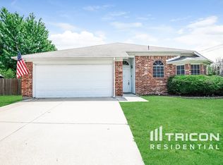 868 Shoal Creek Dr, Arlington, TX 76001