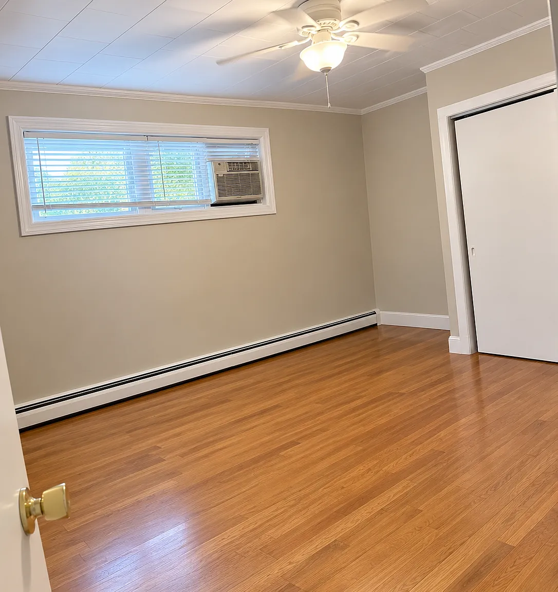 4 bed, 1200 sqft, $3,000 — Photo 2