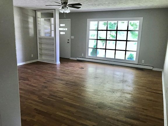 3rd image of 205 Dewey Ct