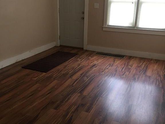 5th image of 113 Sharon Ave