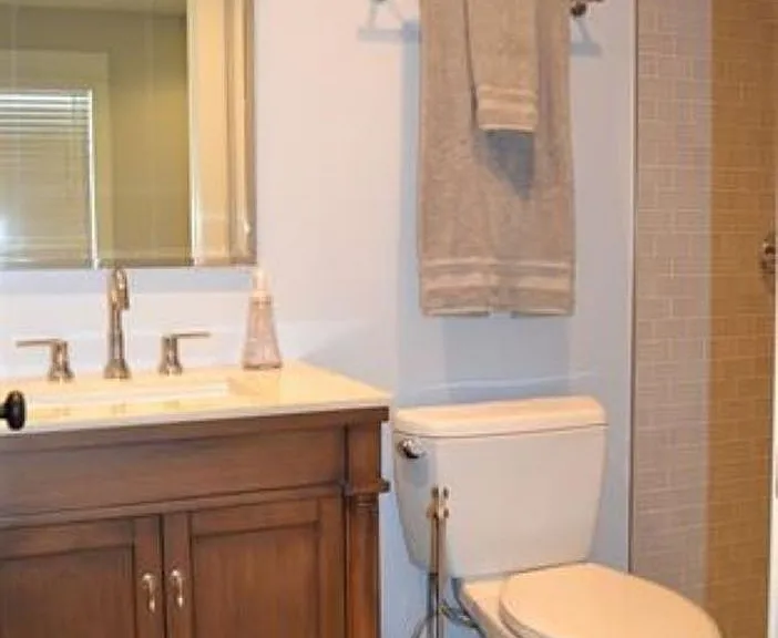 124 N Bryan Ave — Photo 12