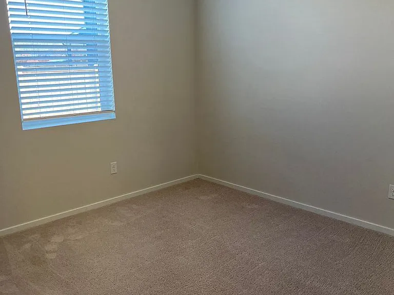 645 NE Union Loop — Photo 9