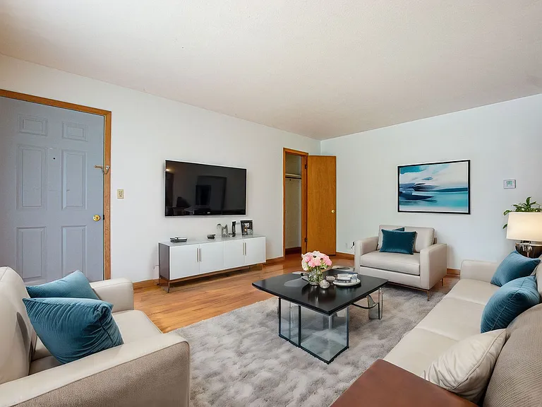 3605 S 82nd St — Photo 7