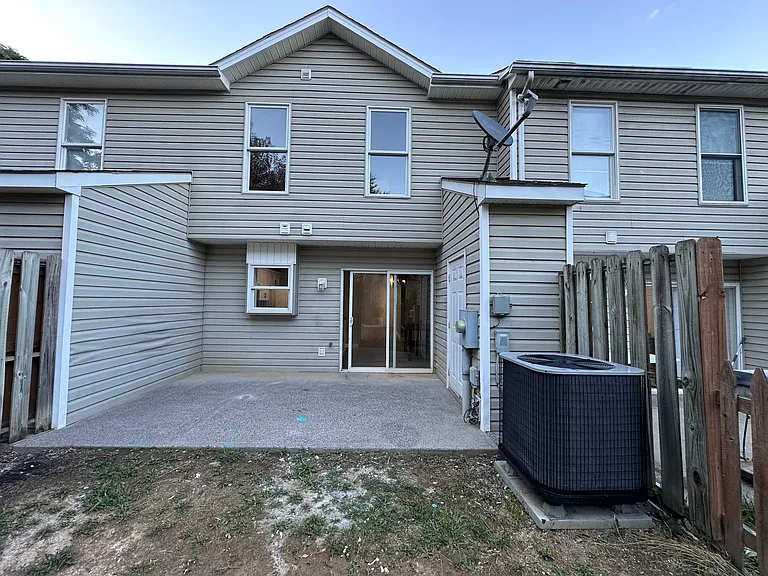 2356 Avalon Woods Dr — Photo 12