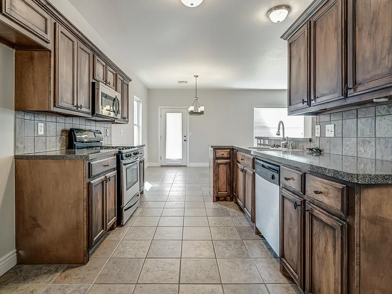 7408 NW 135th St — Photo 31