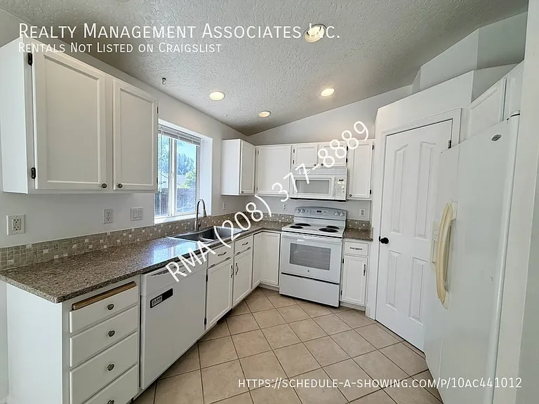 2717 E Sandgate Ave — Photo 5