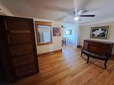 2 bed, 950 sqft, $1,100 — Photo 3