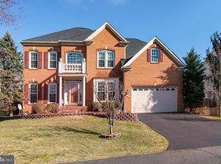 12732 Alder Woods Dr, Fairfax, VA 22033