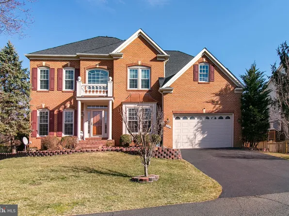 12732 Alder Woods Dr, Fairfax, VA 22033