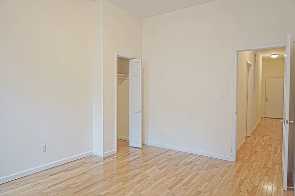 Rented by Compass | media 30