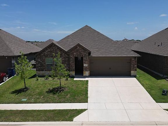 4th image of 2910 Drury Ln