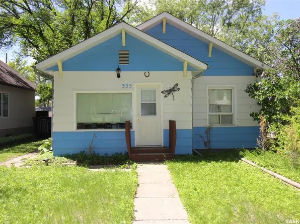 355 3rd STREET E, Shaunavon, SK S0N 2M0