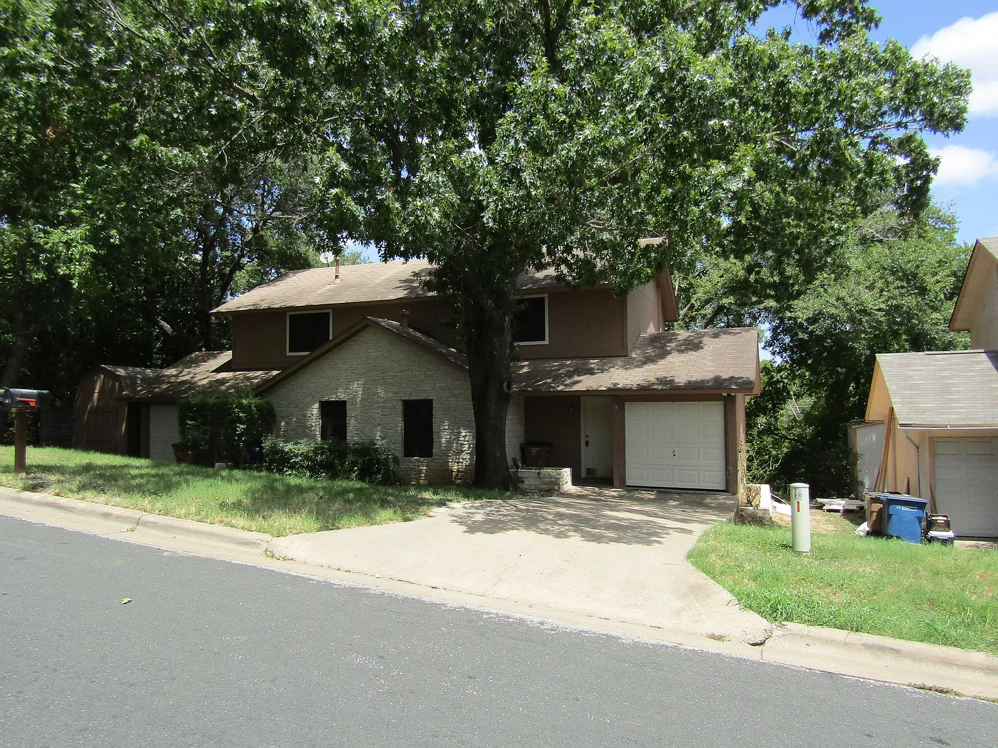 812-A Ramble Ln — Photo 1