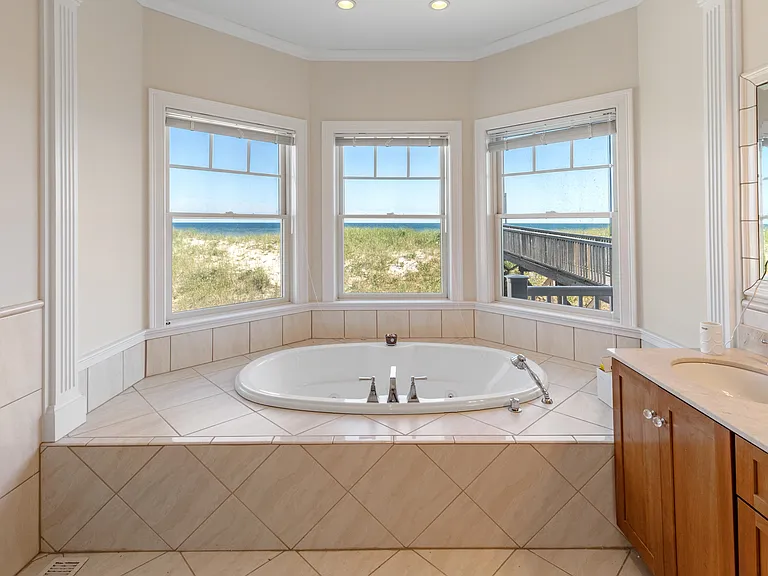 781 Dune Rd — Photo 15