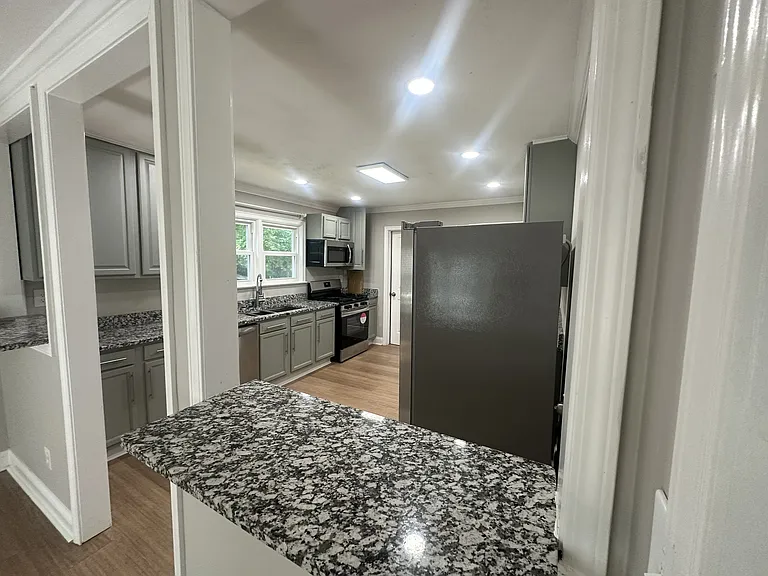 Kitchen - Granite Countertops