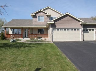 9085 Oak Ridge Dr, Monticello, MN 55362