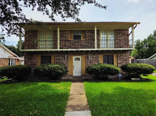 12235 Alston Dr, Meadows Place, TX 77477