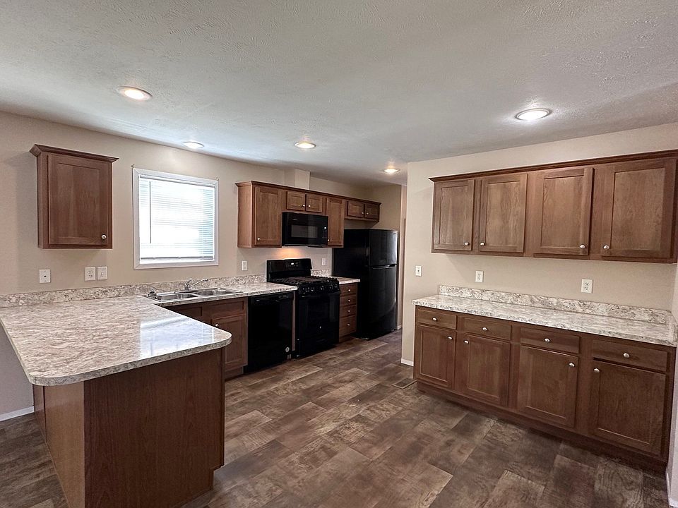 1st image of 516 Courtland Ln #36