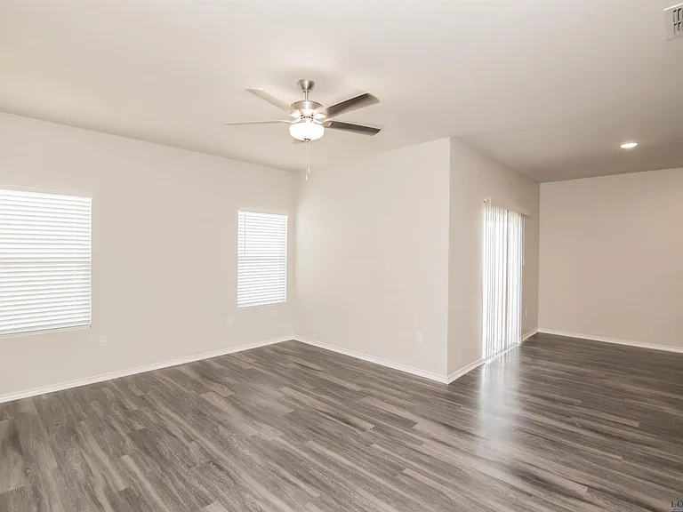 1427 Monterey Dr — Photo 12