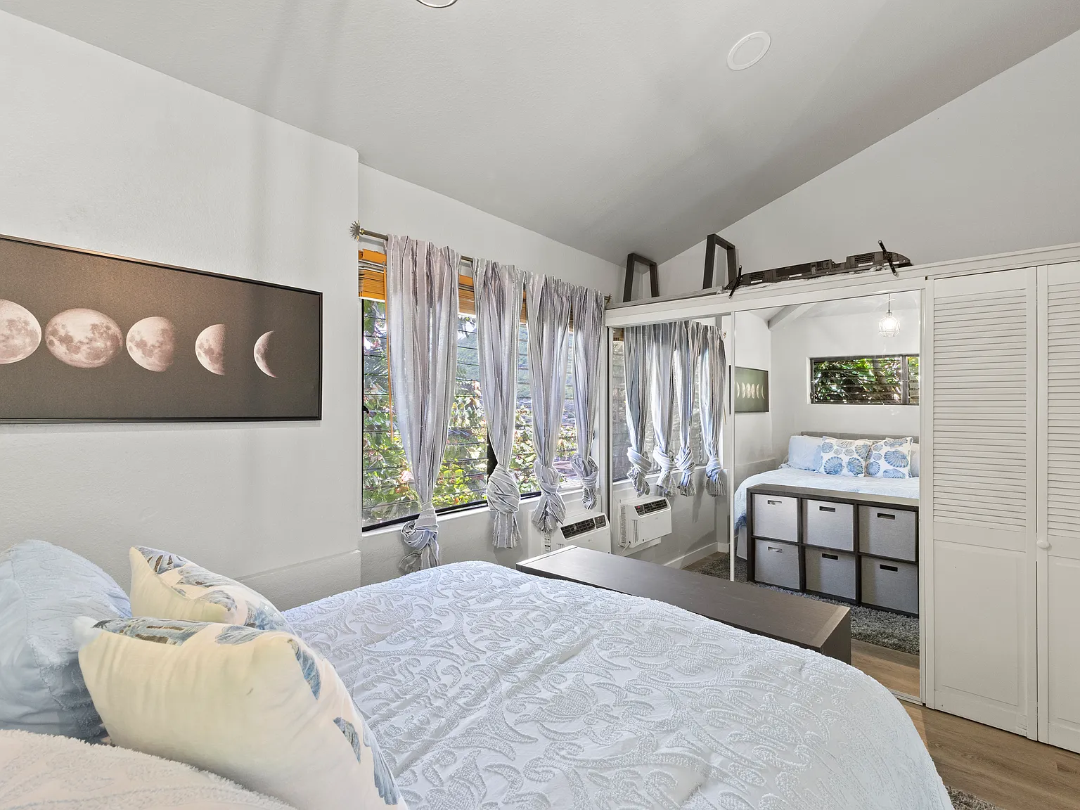 Studio, 375 sqft, $2,250 — Photo 3