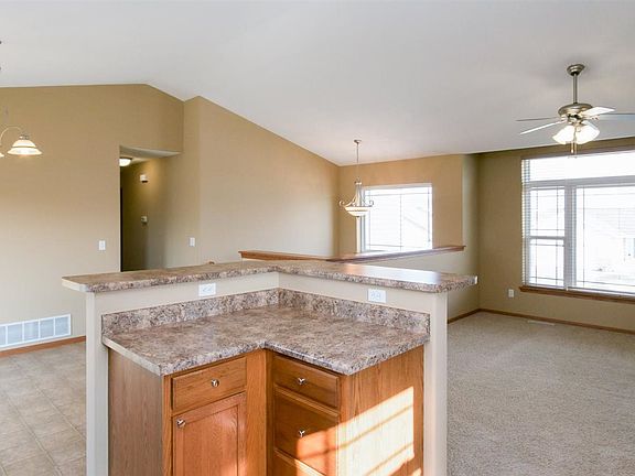 4th image of 225 Cattail Ln