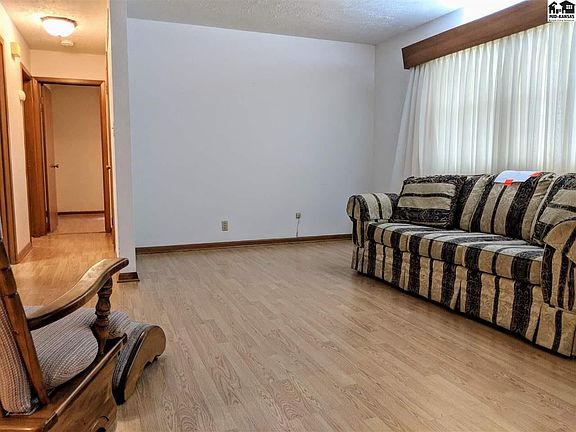 2nd image of 52 Meadowlark Ln