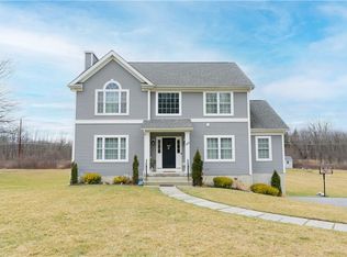 33 Roundhill Rd, Hopewell Junction, NY 12533