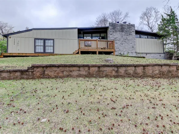 1494 Starlight Dr, Saint Louis, MO 63135