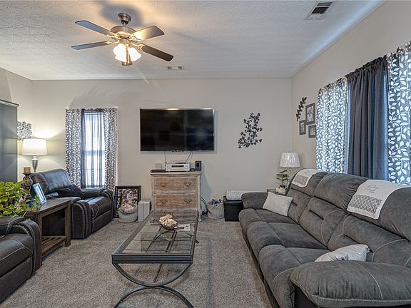 3rd image of 12 Mill Pond Ct