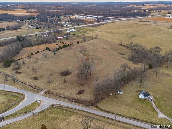 3rd image of 702 W Becks Mill Road