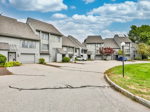 5 Tsienneto Rd Unit 32, Derry, NH 03038