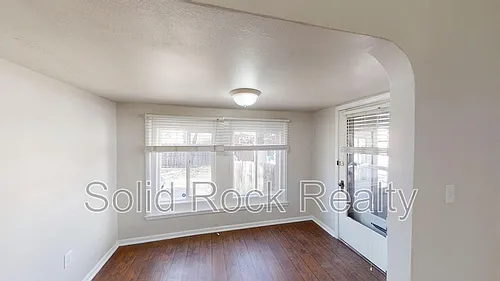 2436-2 E Monument St Photo 1