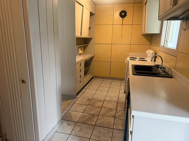 2309 Aster St — Photo 2