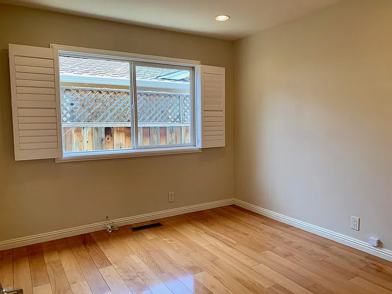 7569 Bollinger Rd — Photo 12