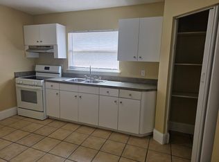 420 Skywood Dr, Valrico, FL 33594