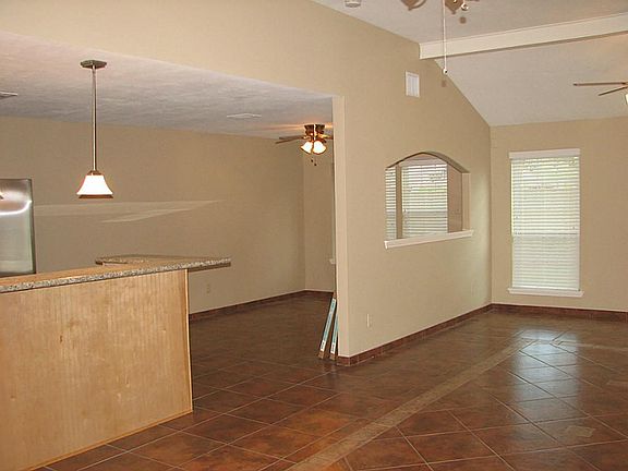 5th image of 10919 Sagewillow Ln