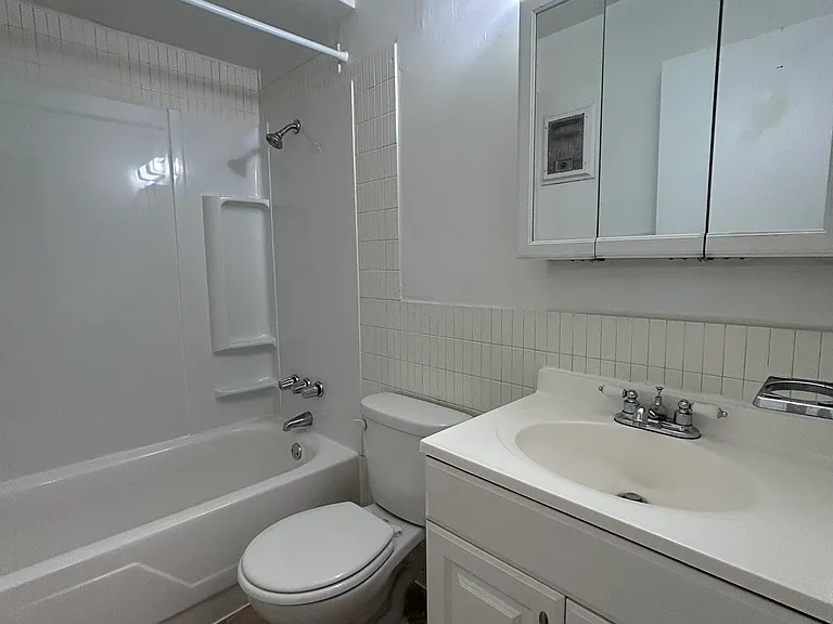4020 Lindell Blvd #314 — Photo 15
