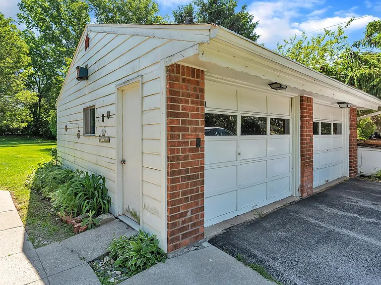29102 Hufford Rd #B — Photo 37