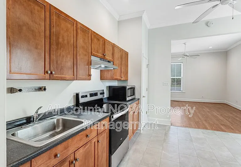 8753 Signal Hill Rd #1 — Photo 11