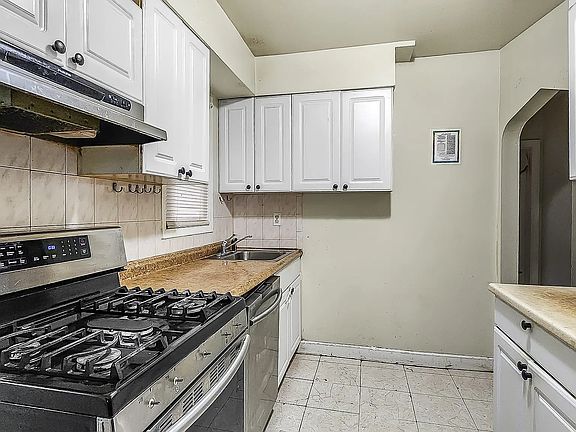 5th image of 8136 248th St
