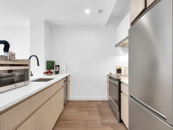 98-81 Queens Boulevard image 5 of 5