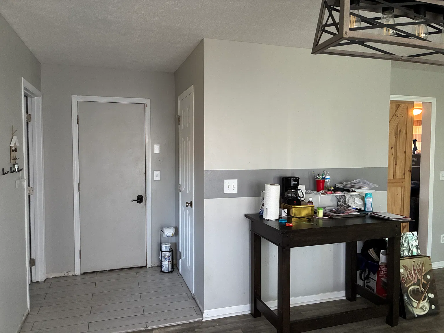 4 bed, 2.5 bath, 2130 sqft, $2,400 — Photo 1