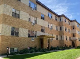 6966 N Ridge Blvd APT 202, Chicago, IL 60645