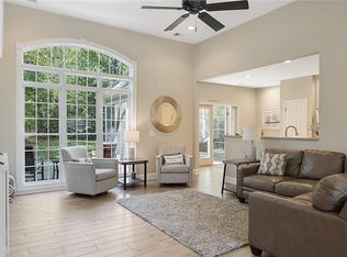 105 Shelter Cove Dr, Seneca, SC 29672