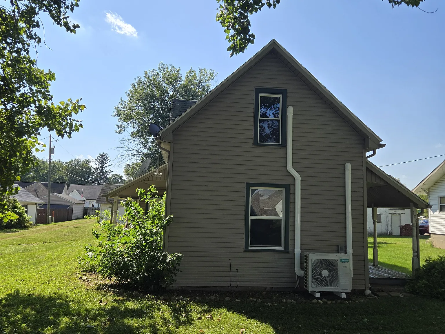 1 bed, 1104 sqft, $950 — Photo 1