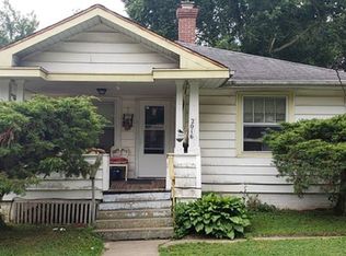 2016 Green St, Rockford, IL 61102