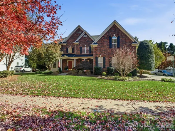 6318 Riverside Oaks Dr, Huntersville, NC 28078