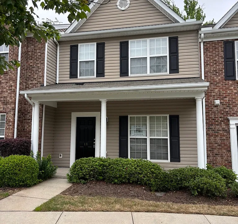 18 Sharpstone Ln