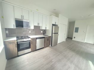 **4 Weeks Free Rent Upon Move In** | New Construction - Minutes From Downtown Pdx, Portland, OR 97239