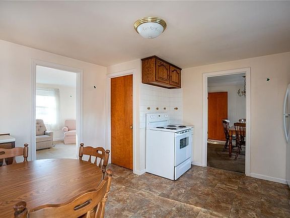 5th image of 262 Lawnacre Dr